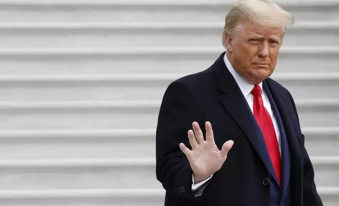 Ο Τραμπ απορρίπτει σχέδιο $900δισ για στήριξη της οικονομίας