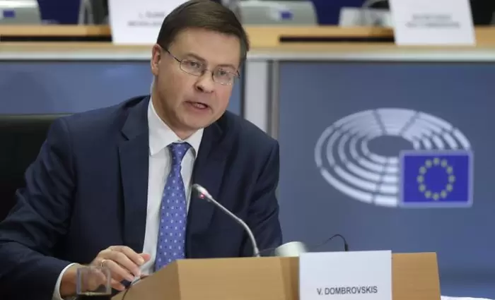 Ντομπρόβκσις: Οι τράπεζες να στηρίξουν τους πολίτες