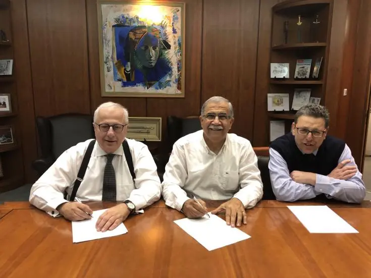 Υπογράφηκε η συμφωνία της ΕΤΥΚ με την Astrobank