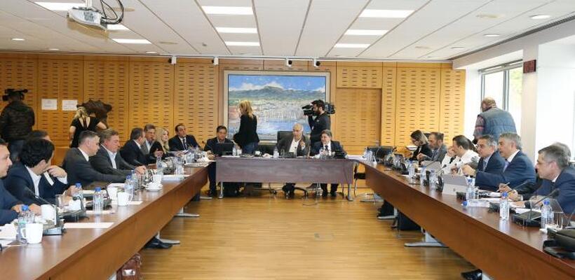 Η Βουλή ζητάει να βρεθεί λύση για τους συμψηφισμούς στην ΣΚΤ