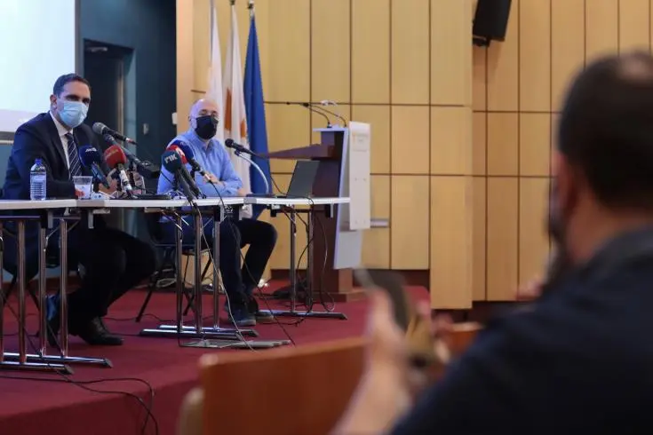 Αισιοδοξία για το μέλλον φέρνει το εμβόλιο