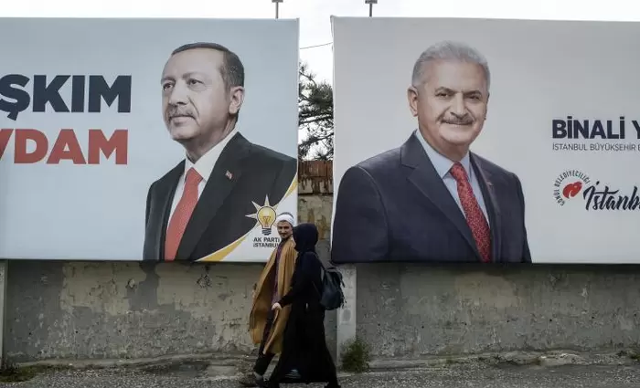 Στις κάλπες εκατομμύρια Τούρκοι για τις δημοτικές εκλογές