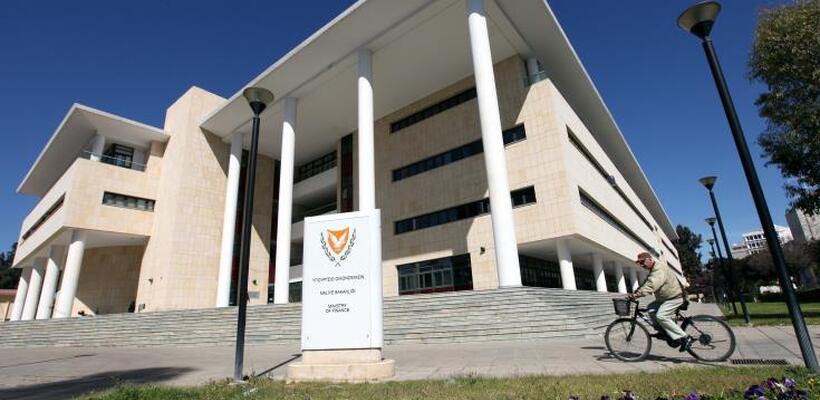 Η Κυβέρνηση προωθεί €2 δισ. ως εγγυήσεις στις τράπεζες