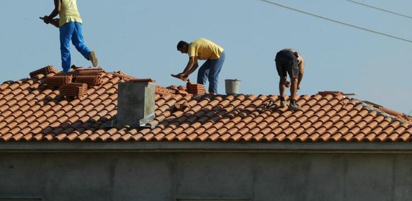 Ούτε φτηνότερα ούτε ακριβότερα τα κατασκευαστικά υλικά