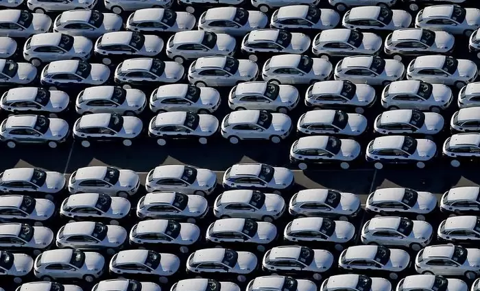 Μείωση 7,7% στις πωλήσεις μηχανοκινήτων οχημάτων