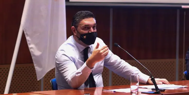 Πετάει για Eurogroup και ΔΕΘ ο Υπουργός Οικονομικών