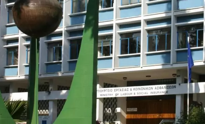 Σε πλήρη εξέλιξη οι διεργασίες για κατώτατο μισθό και τηλεργασία