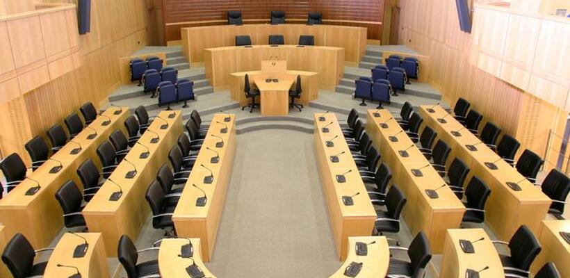 Η Επιτροπή Οικονομικών συνεδριάζει ξανά για τα 