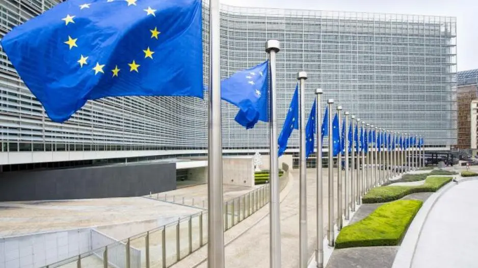 Έκθεση Κομισιόν:  Οι Κίνδυνοι για την ανάπτυξη – Τι λέει για πληθωρισμό