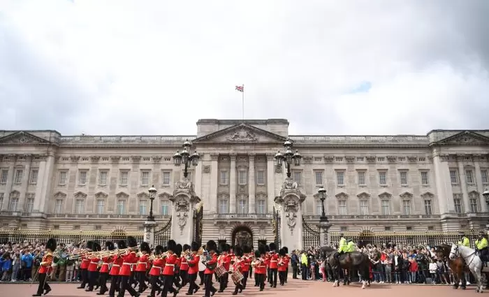 Δεκτή η αναστολή του βρετανικού κοινοβουλίου από τη βασίλισσα