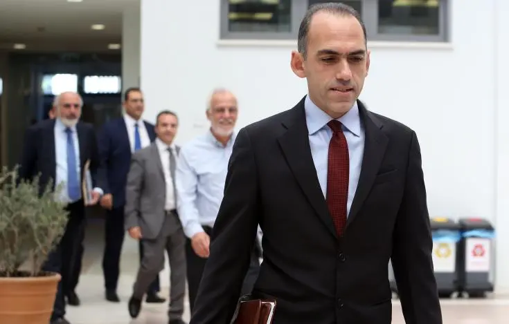 ΥΠΟΙΚ: Ζητάει την αναπομπή της αναστολής των εκποιήσεων