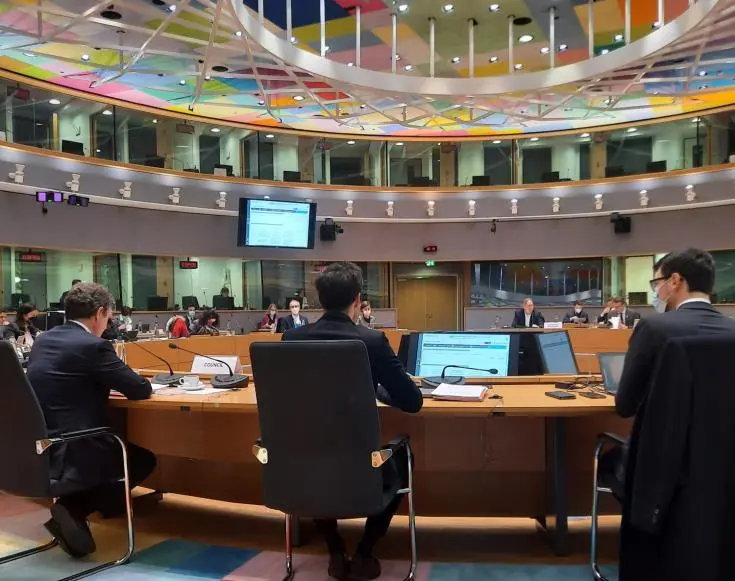 Οι 27 ενέκριναν το 5ο πακέτο κυρώσεων κατά της Ρωσίας