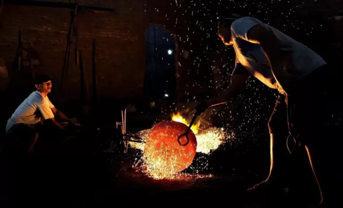 Πώς οι βρώμικοι κλίβανοι στην Ινδία απειλούν τον παγκόσμιο στόχο Net Zero του χάλυβα