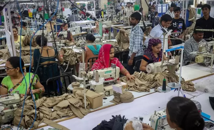 Εκτιμήσεις για ανάπτυξη 7,4% της ινδικής οικονομίας