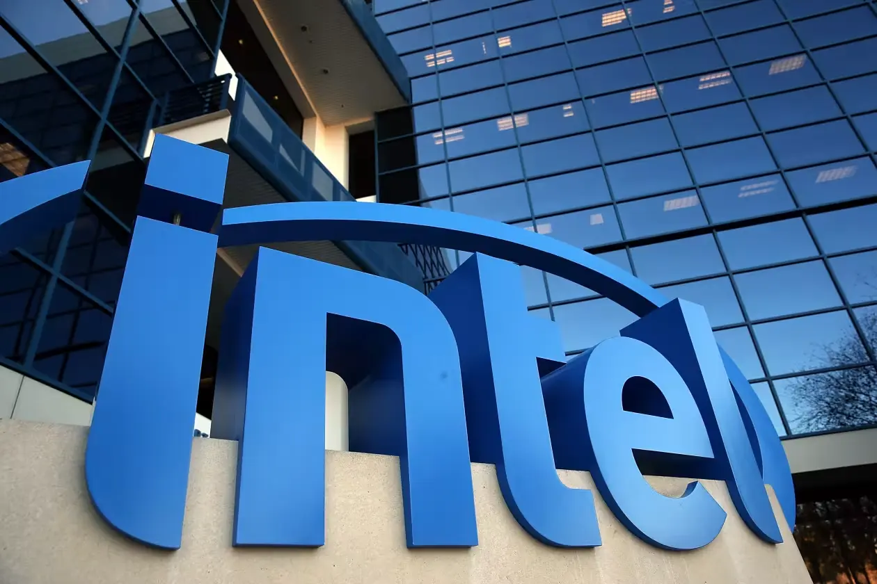 Τι σηματοδοτεί το deal του Tραμπ για το 10% της Intel