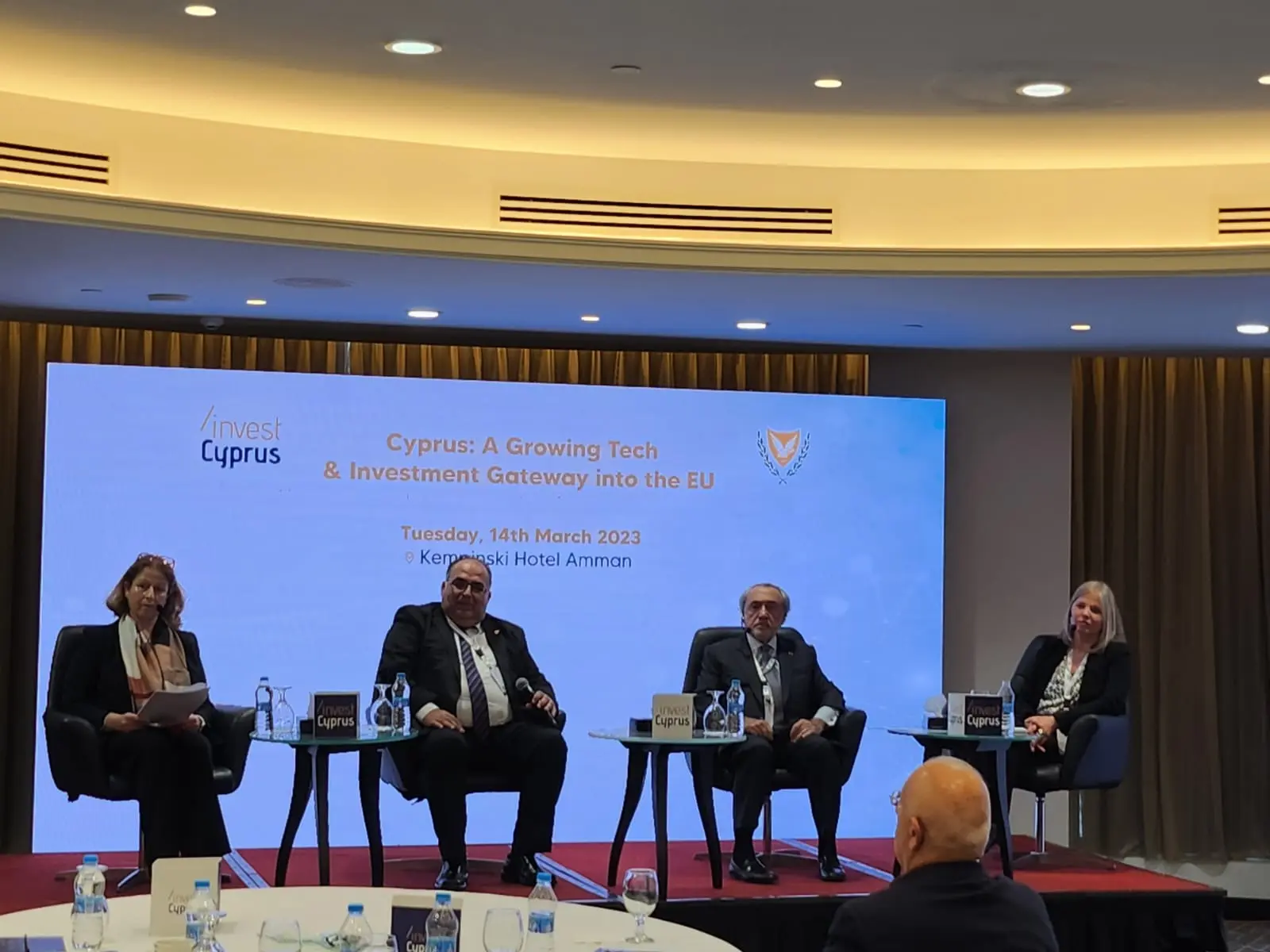 Οργώνει τη Μέση Ανατολή για επενδύσεις ο Invest Cyprus