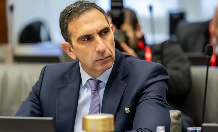 ΥΠΕΣ: Στα «σκαριά» μειώσεις στους μισθούς Αντιδημάρχων