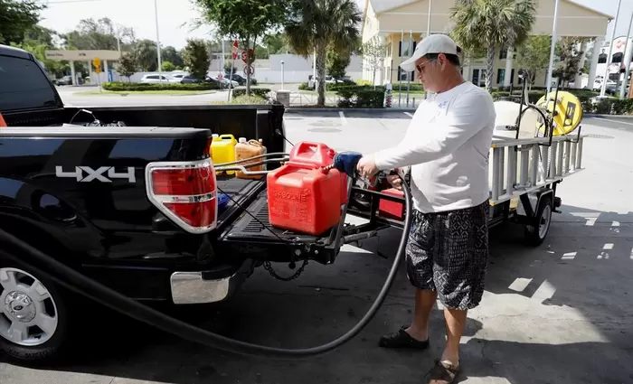 Πρωτοφανής αύξηση της τιμής της βενζίνης στις ΗΠΑ