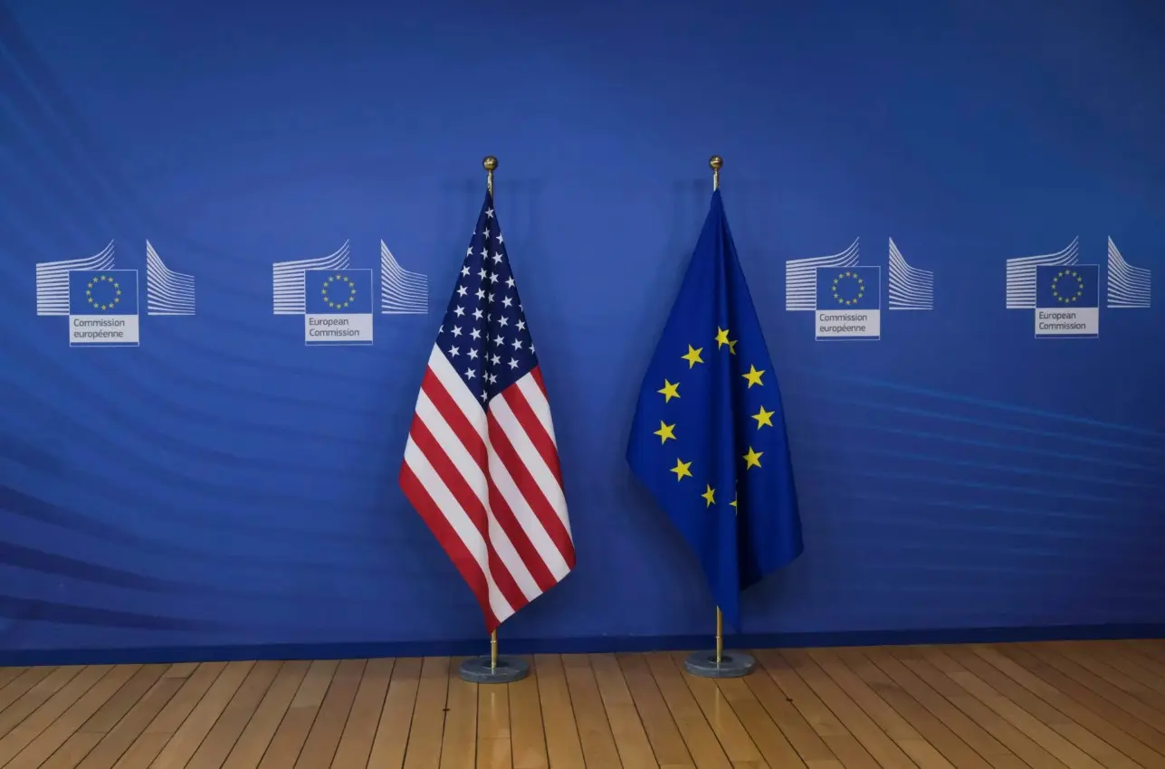 Financial Times: Κοντά σε συμφωνία ΗΠΑ και ΕΕ για δασμούς 15%
