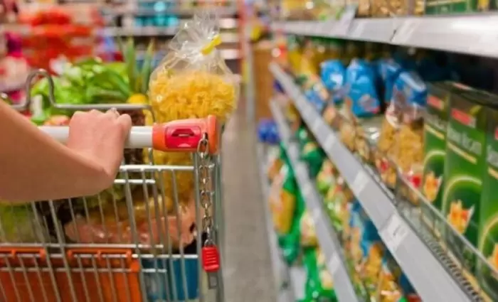 Φρέσκα ψάρια και κατεψυγμένα μαλάκια ακριβότερα, ενώ το κρέας φθηνότερο τον Σεπτέμβριο