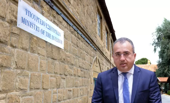 Διευκρινίσεις ΥΠΕΣ για τα κονδύλια στέγασης - Τι απαντά σε Χατζηπαντέλα και ΝΕΔΗΣΥ