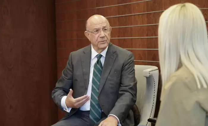 «Αναπτυξιακός και πλεονασματικός» ο προϋπολογισμός 2026, λέει ο ΥΠΟΙΚ