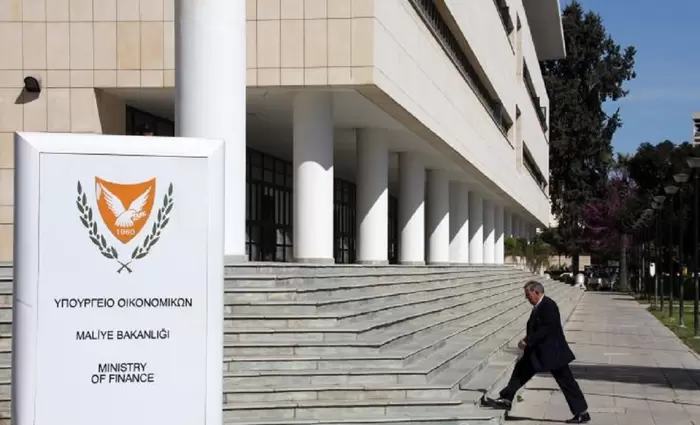 Νέα έξοδος της Κύπρου στις αγορές