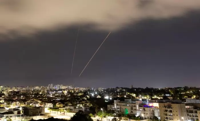 Σε νέα, επικίνδυνη φάση η Μέση Ανατολή – Τι σημαίνει για τις αγορές