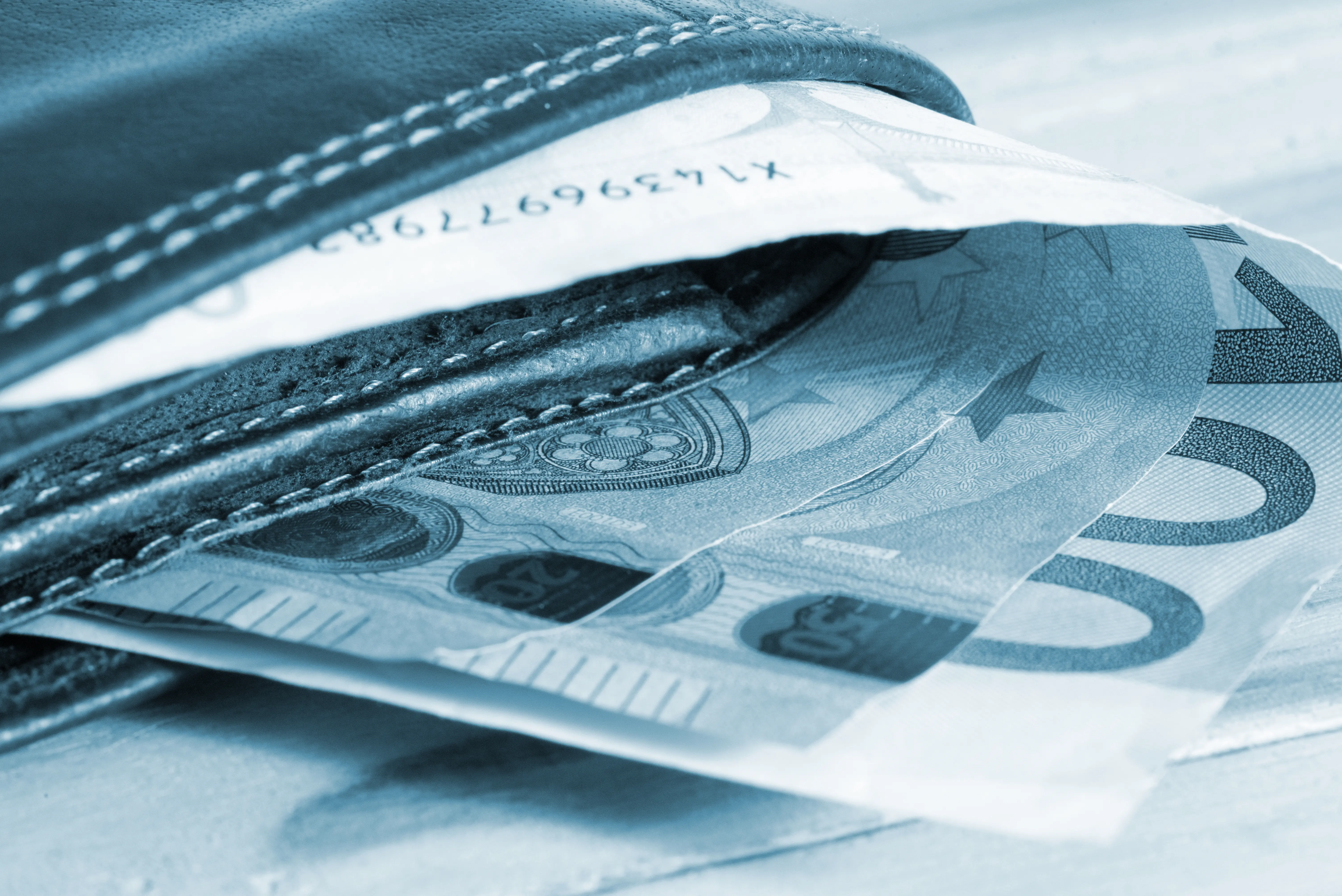 Κατώτατος μισθός: Οι επιπτώσεις στην αγορά εργασίας