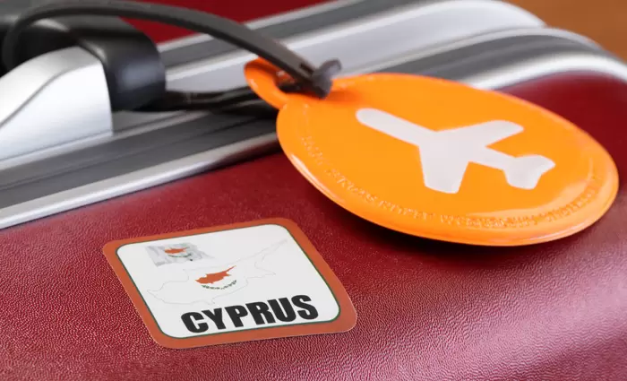 Πώς οι κριτικές… κρίνουν τη µοίρα του κυπριακού τουρισµού