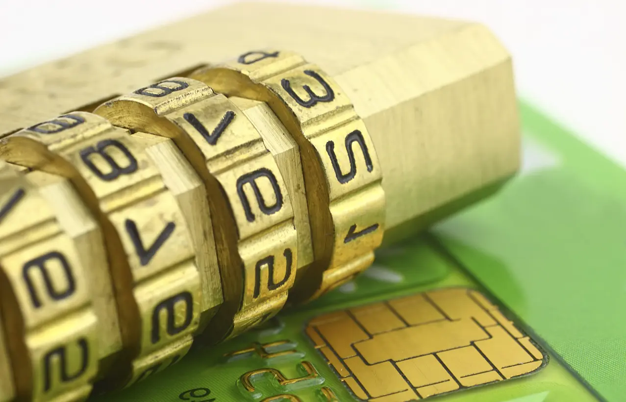 Κυρώσεις: Μπλόκο από κυπριακές τράπεζες σε 30+ πρόσωπα και εταιρείες