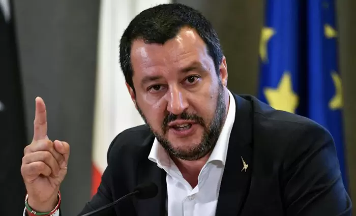 Σαλβίνι: Η Ιταλία δεν σκέφτεται να φύγει από την ευρωζώνη