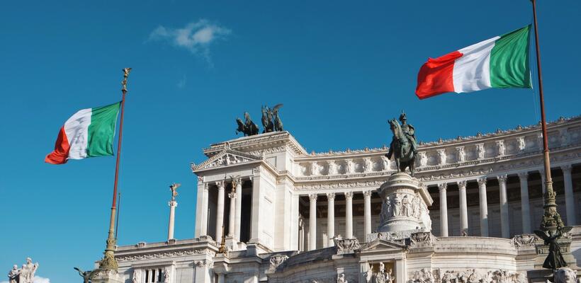 Η επεκτατική κούρσα των ιταλικών τραπεζών - Πώς και γιατί κυριαρχούν στην Ευρώπη