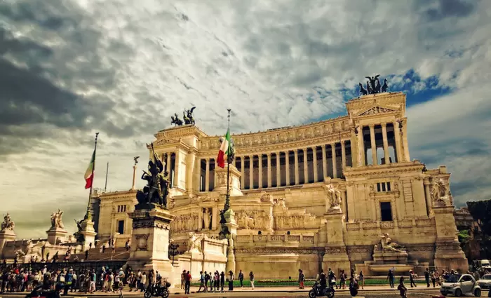 Πρόεδρος Eurogroup: Η Ιταλία να έχει την ίδια αντιμετώπιση με όλες τις χώρες