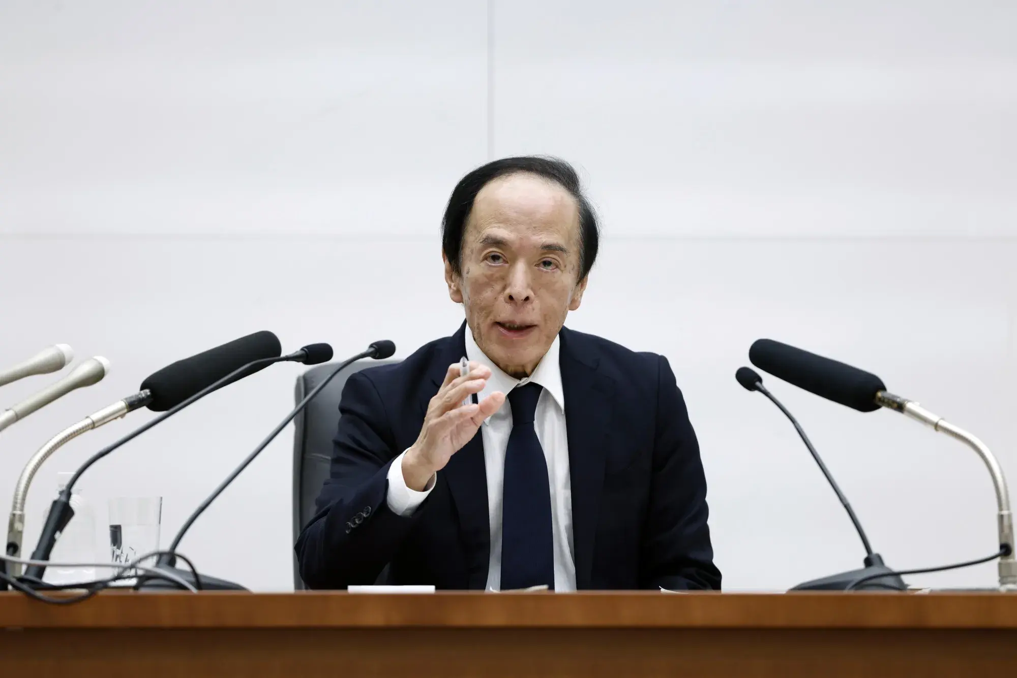 Τράπεζα της Ιαπωνίας: Οι αντικρουόμενες απαιτήσεις- Το δίλημμα του Ούεντα