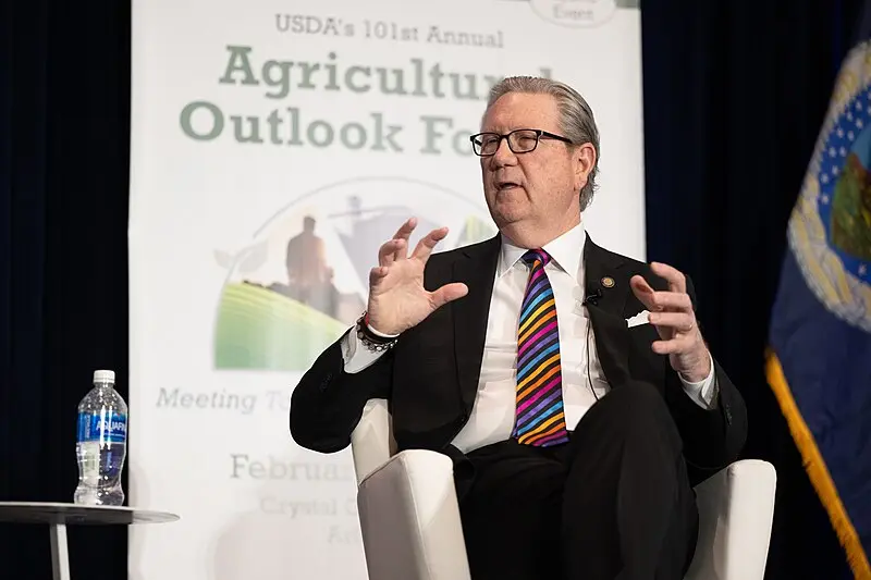 Σμιντ (Fed): Χρειάζεται νομισματική πίεση για να κρατηθεί η ζήτηση υπό έλεγχο