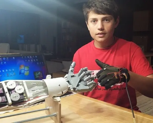 15χρονος από την Ελλάδα έφτιαξε με €500 ρομπότ με τεχνητή νοημοσύνη