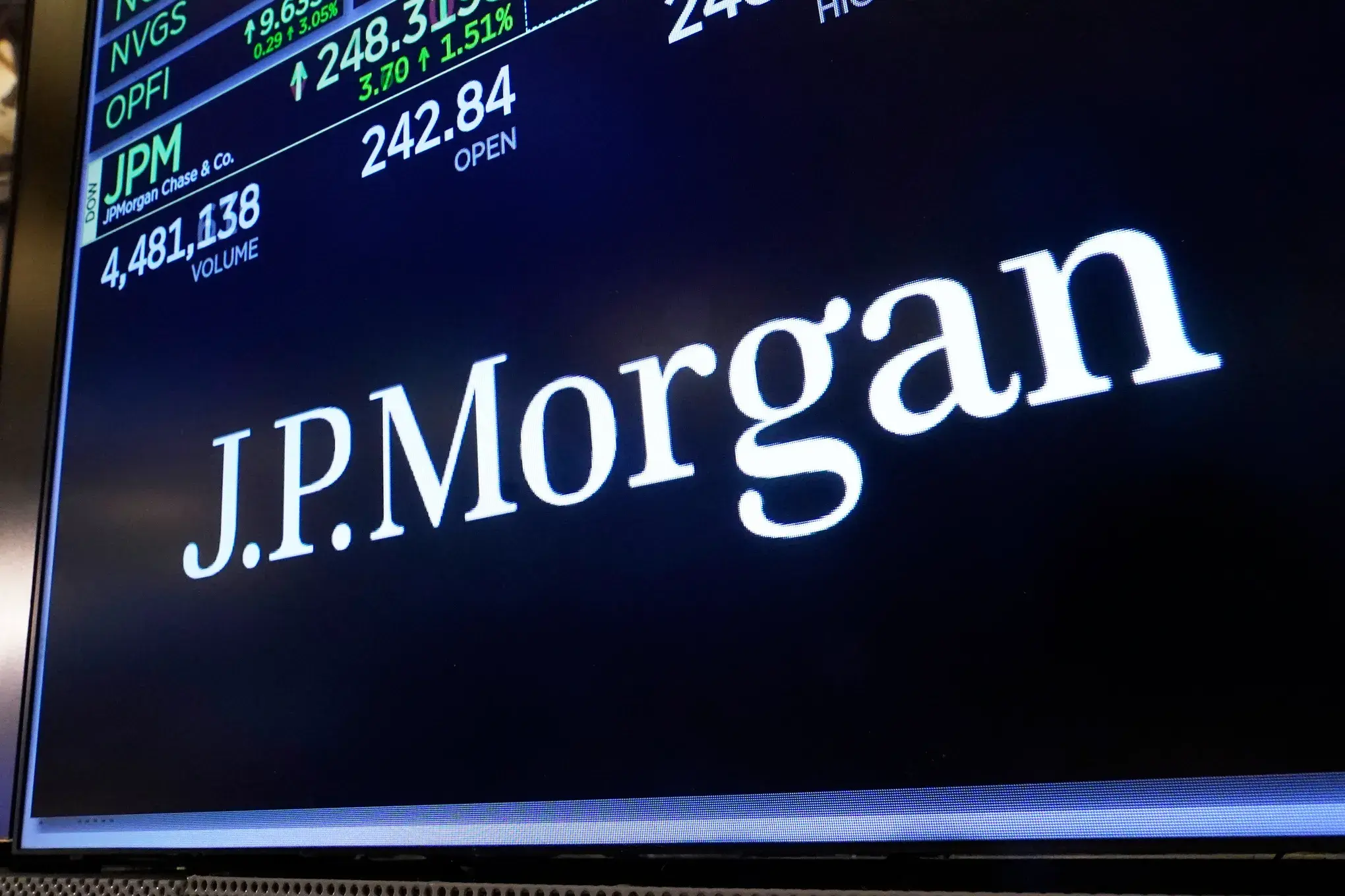 JP Morgan: Αύξησε τις προβλέψεις για έσοδα από τόκους