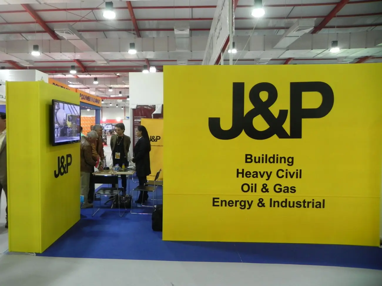 Στο σφυρί φορτηγά και μηχανήματα της J&P στην Σαουδική Αραβία (Βίντεο)