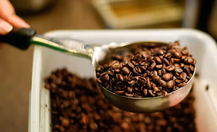 Εκτοξεύτηκε η τιμή του καφέ… διά χειρός Τραμπ