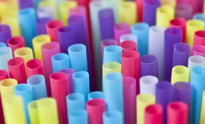 Τέλος εποχής για τα πλαστικά - Ποια προϊόντα δεν θα βρούμε ξανά στο ράφι