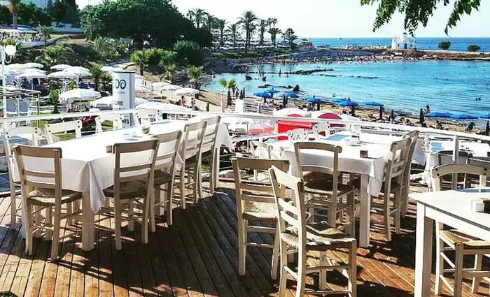 Μέσα Μαΐου ανεβάζουν ρολά τα πλείστα εστιατόρια σε Αγία Νάπα και Πρωταρά