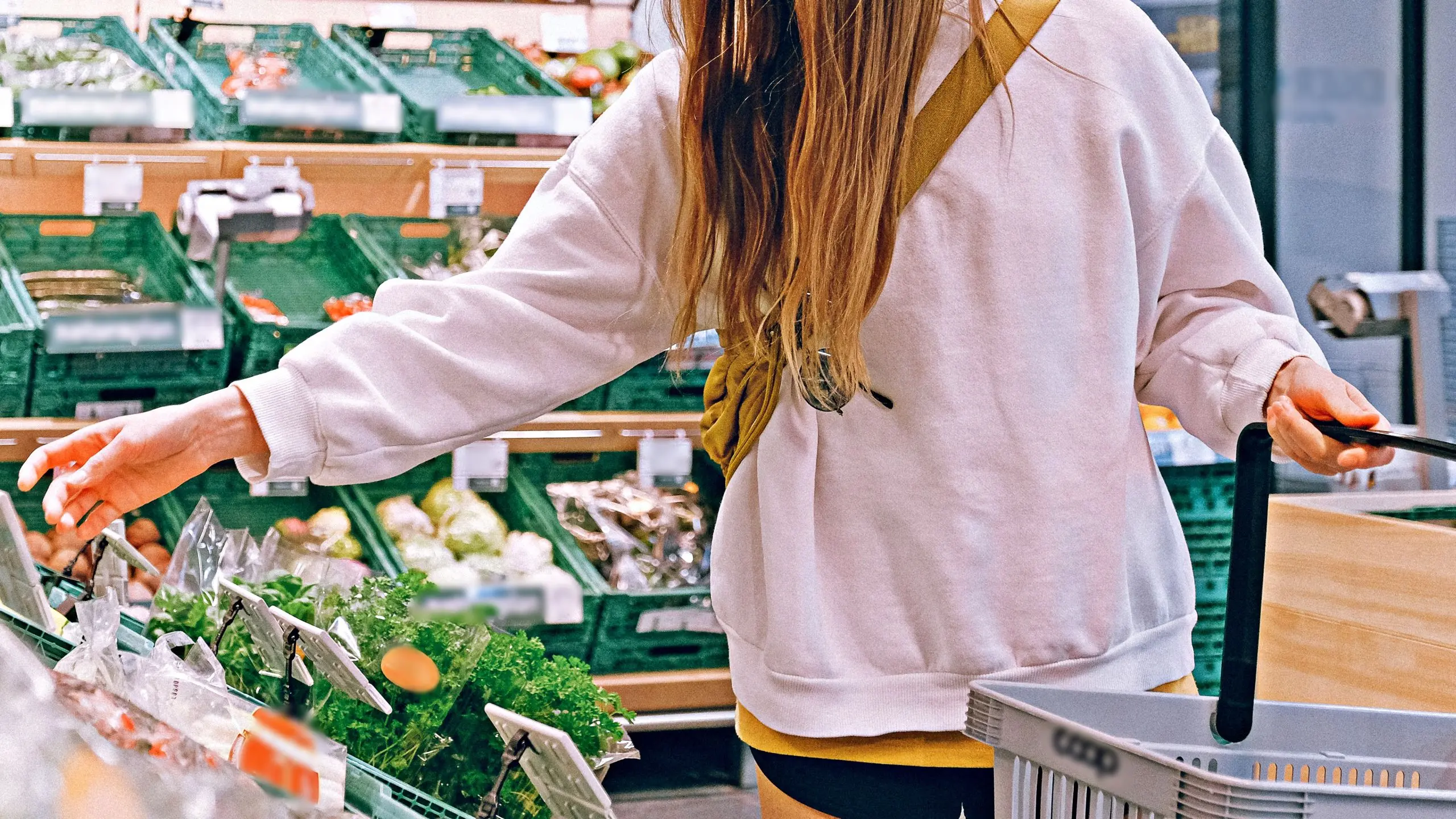 ΠΕΟ: Χρειάζεται ουσιαστική κάλυψη των καταναλωτών στο «καλάθι του νοικοκυριού»