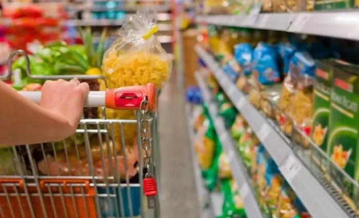 Κοινά προϊόντα, διαφορετικές τιμές – Τι δείχνει η έρευνα στο e-kalathi