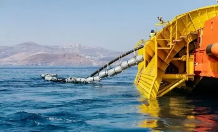 Παπασταύρου: Νέο μήνυμα προς τη Λευκωσία για το καλώδιο