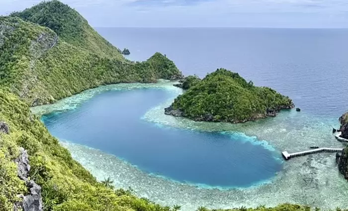 Γιατί οι τουρίστες συρρέουν σε αυτό το ελάχιστα γνωστό νησί