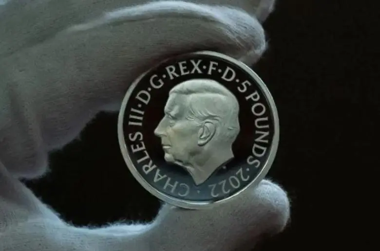 Βασιλιάς Κάρολος: Το πορτρέτο του Βρετανού μονάρχη στα νέα νομίσματα (φώτο)