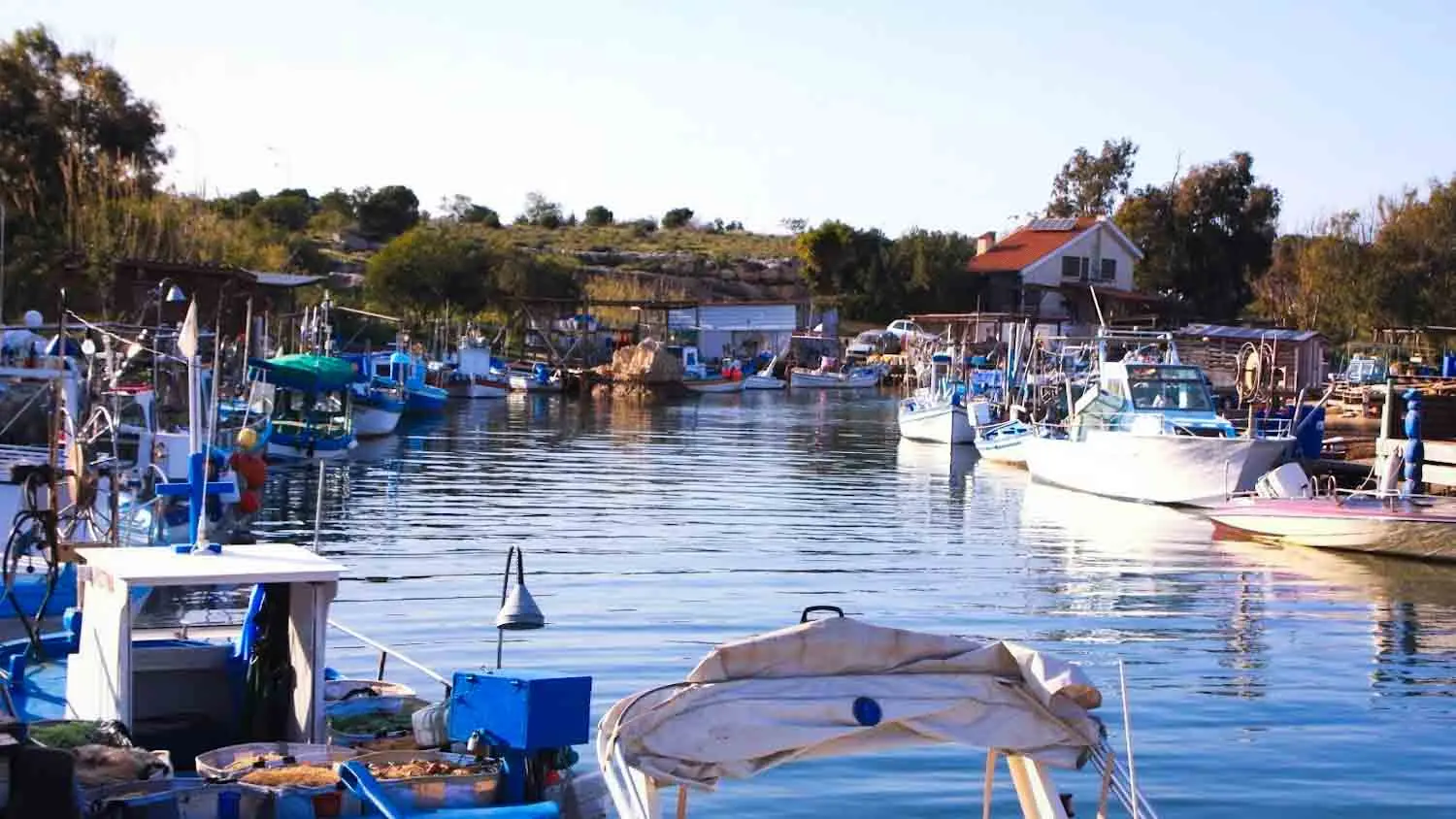 Τέλος σε ακόμη μία σύμβαση: Μετά τον δρόμο Πάφου - Πόλης το Αλιευτικό Λιοπετρίου