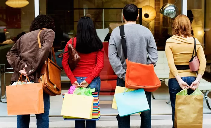 Πτώση στο λιανικό εμπόριο τον Ιούνιο