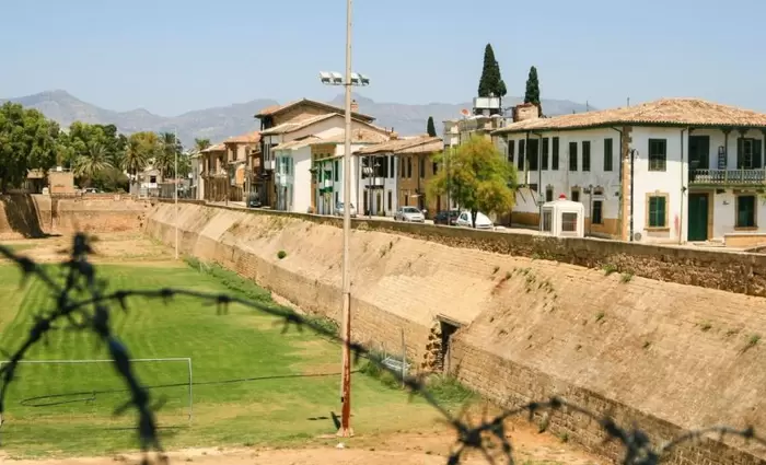 Νέο σκάνδαλο με κτηματομεσίτες ταλανίζει τα κατεχόμενα